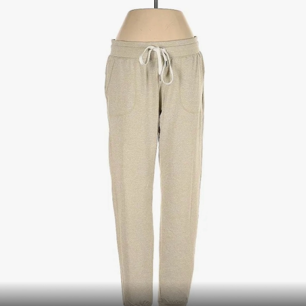 Zyia Active Women’s Tan Sweatpants with Front Pockets in Size medium/large